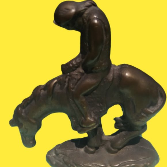 Very solid heavy metal bookend End of Trail horse and rider - Picture 4 of 15